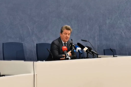 Oberbürgermeister Dr. Trümper bei der Pressekonferenz zur Corona-Lage Magdeburg