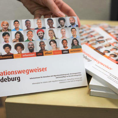 Bild vergrößern: Migrationswegweiser 2021