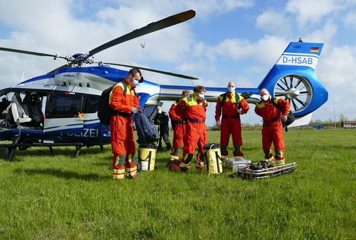 Bild vergrößern: Amt37_Übung HRD 22.02.2021_Hubschrauber