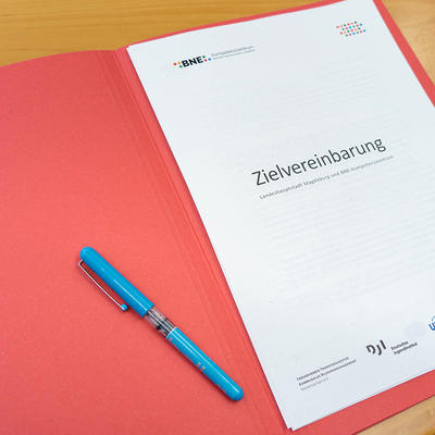 Zielvereinbarungsvertrag: Magdeburg und Kompetenzzentrum für Nachhaltige Bildung