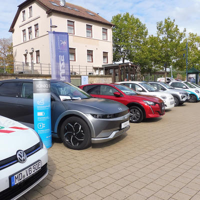 Vorstellung verschiedener E-Fahrzeuge auf dem Konrad-Adenauer-Platz Magdeburg