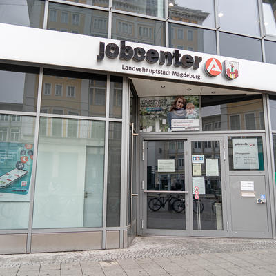 Das Jobcenter Magdeburg in der Otto-von-Guericke-Straße 12a