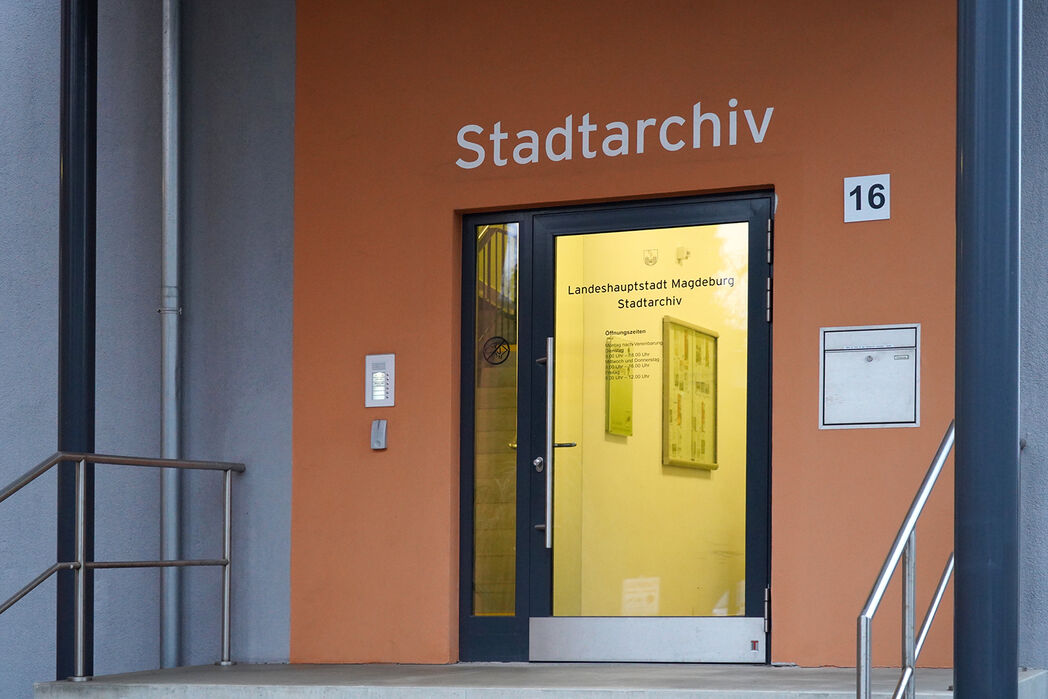 Der Eingang zum Stadtarchiv Magdeburg