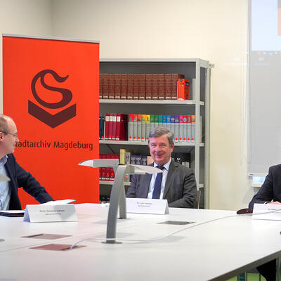 Magdeburgs Oberbürgermeister Dr. Trümper, Dr. Volkmar und Dr. Detlev Heiden