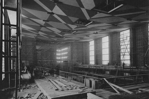 Ausbau des großen Saals der Stadthalle Magdeburg am 19. Mai 1927