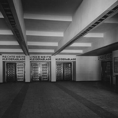 Der Kassenraum der Stadthalle Magdeburg am 12. März 1928