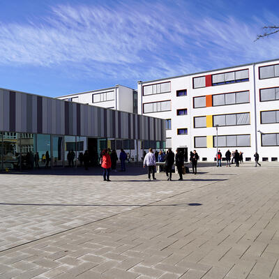 Das neu sanierte Magdeburger Editha-Gymnasium in der Außenansicht