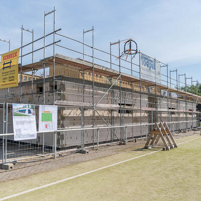 Rohbau der neuen behindertengerechten Sportanlage in Magdeburg Neue Neustadt