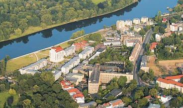 Bild vergrößern: Blick auf das nördliche Buckau mit Klosterbergegarten und Rotehornpark