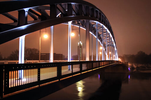 Sternbrücke Magdeburg bei Nacht
