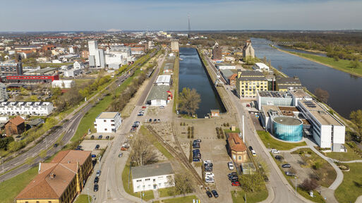 Wissenschaftshafen mit Hafenbecken Luftbild 2021