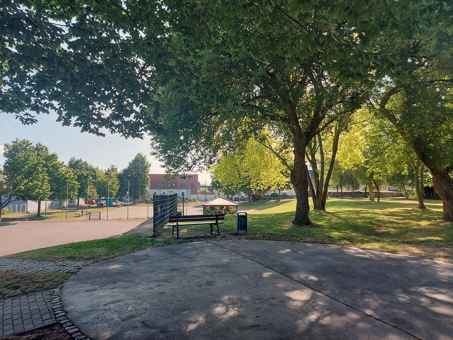 Wilder Garten Spielplatz für den Hopfengarten / Landeshauptstadt
