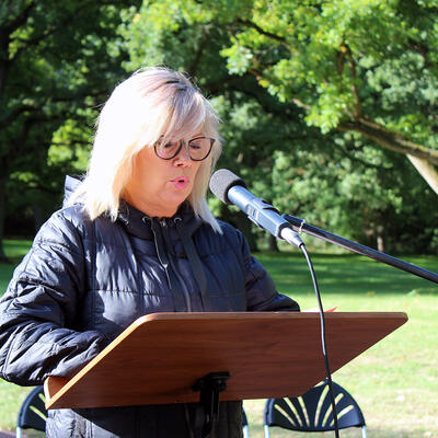 Oberbürgermeisterin Simone Borris bei ihrer Rede am Tag des Friedhofs 2022