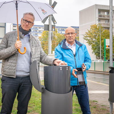 Leiter des SAB Magdeburg Andreas Stegemann und der Beigeordnete Holger Platz