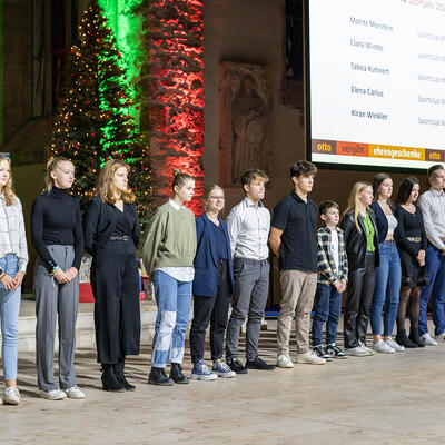 Gruppenbild Jugendlicher zur Magdeburger Sportlerehrung 2022