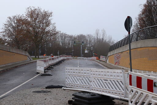 Ab Montag geht es fr den Kfz-Verkehr hier in Richtung Magdeburger Ring oder in die Maybachstrae. 12/22