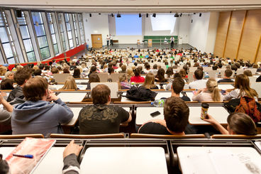 Bild vergrößern: Rund 4000 junge Menschen starten mit einem Studium an Magdeburgs Hochschulen