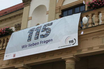 Bild vergrößern: Banner 115 am Alten Rathaus