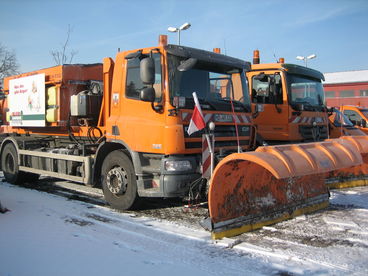 Bild vergrößern: Winterdienstfahrzeug