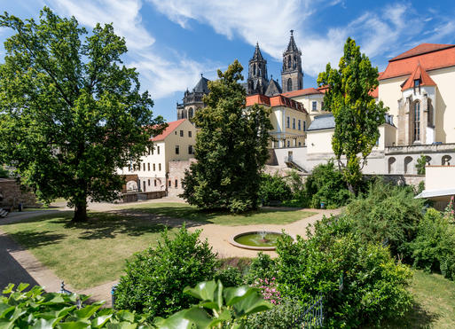 Bild vergrößern: Fürstenwall mit Magdeburger Dom © Andreas Lander