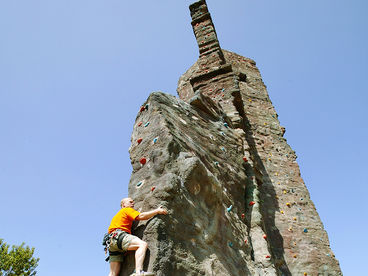 Bild vergrößern: Kletterfelsen im Elbauenpark