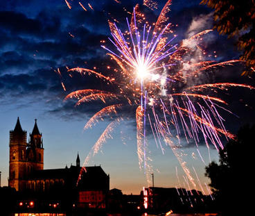 Dom mit Feuerwerk ©www.andreaslander.de Dom mit Feuerwerk ©www.andreaslander.de