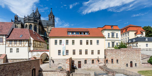 Mllenvogteigarten mit Magdeburger Domwww