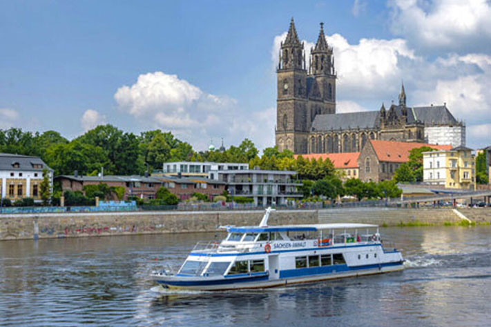 SCHIFFFAHRT MIT DER WEISSEN FLOTTE
