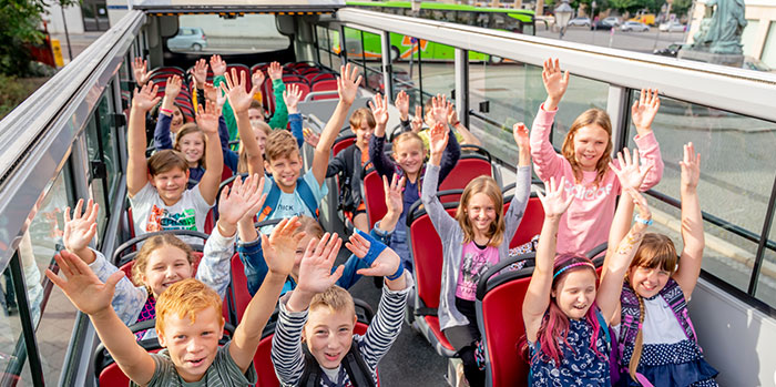 Kinderstadtrundfahrt im Doppeldeckerbus