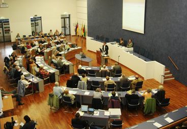 Bild vergrößern: Magdeburger Seniorenforum 2010, Plenum von oben