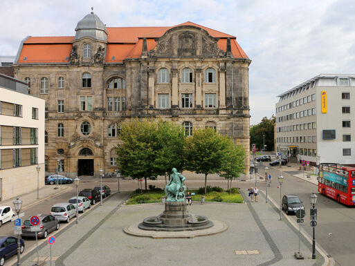 Neues Rathaus Magdeburg von oben