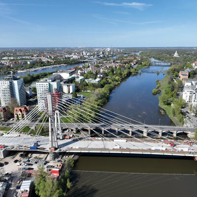 Drohnenaufnahme der Kaiser-Otto-Brücke Magdeburg 2023