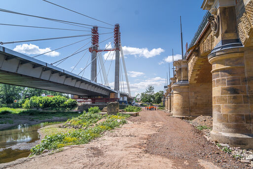 Baustellenfhrung zwischen Kaiser-Otto-Brcke und Anna-Ebert-Brcke