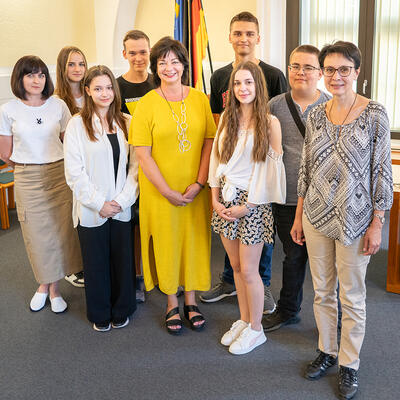 Jugendliche aus Saporischschja beim Empfang im Magdeburger Rathaus 2023