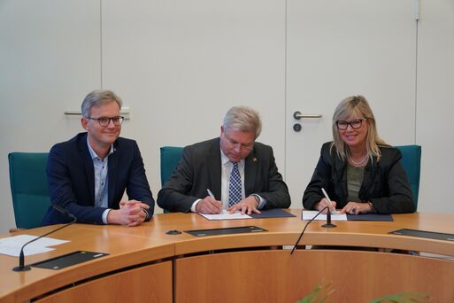 Frank Siebrecht, Michael Truthmann und Magdeburgs Oberbrgermeisterin Borris