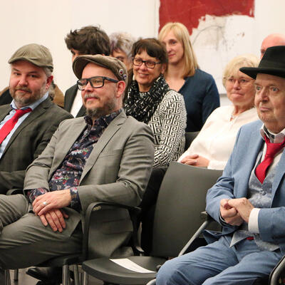 Freunde, Weggefährden und Familie Frank Hengstmanns als Gäste im Rathaus