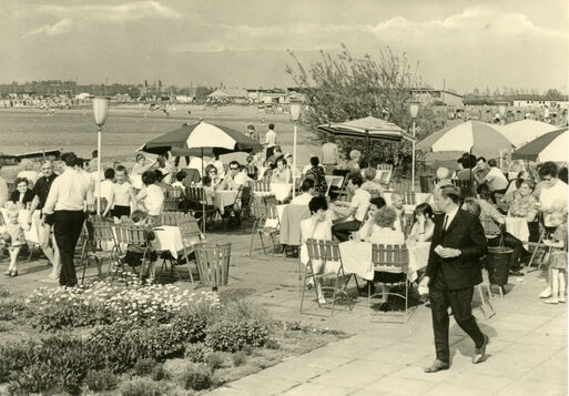 Bild vergrößern: Blick über das Strandbad Barleber See, 1973