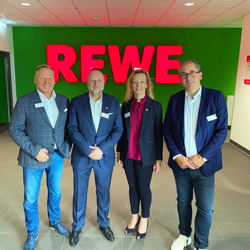 Bild vergrößern: REWE Eröffnung