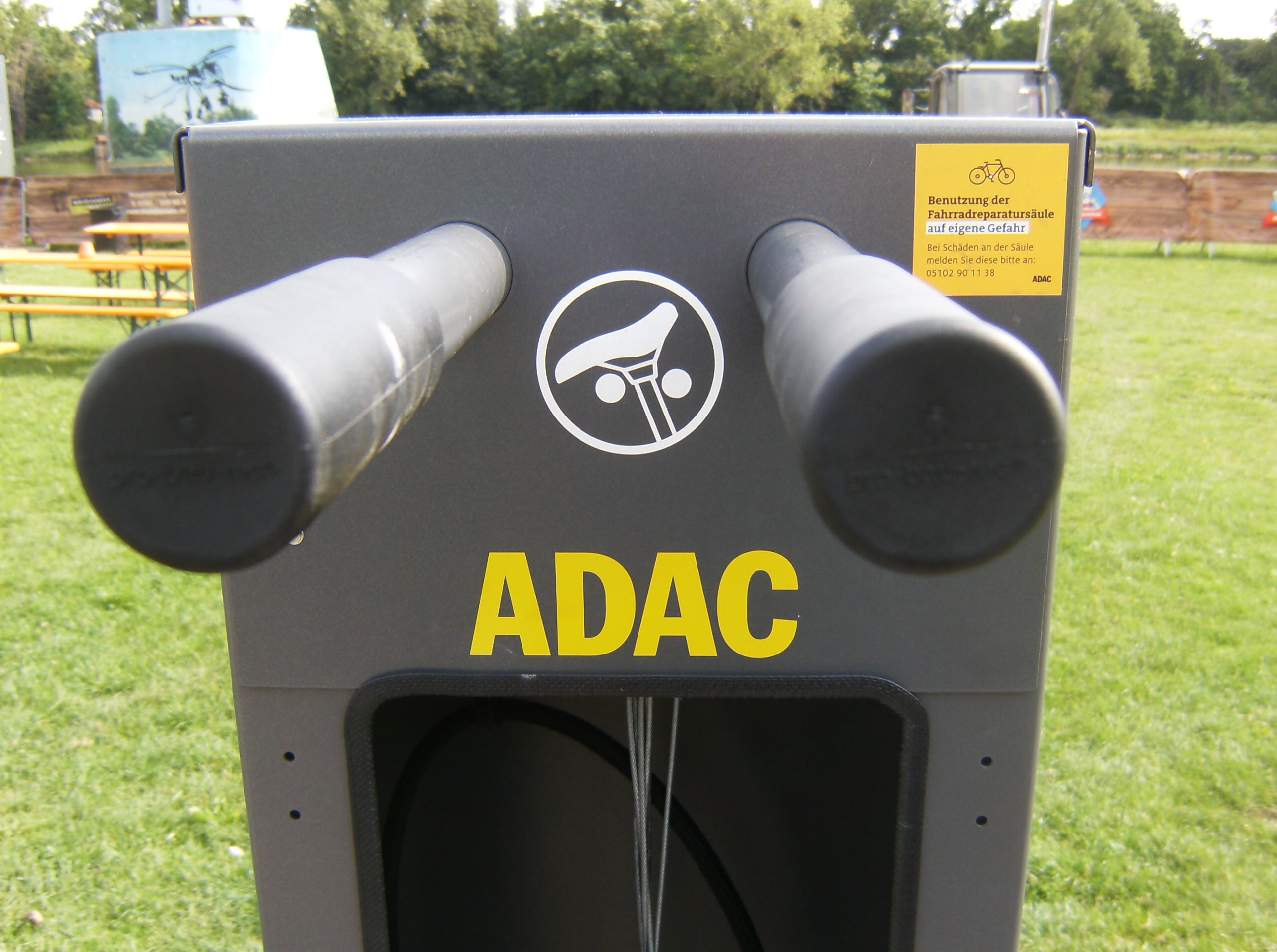 Bild vergrößern: Erste ADAC Radservice-Station für Magdeburg eröffnet