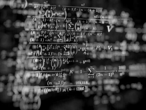 Bild vergrößern: Mathematik_Formeln an Tafel