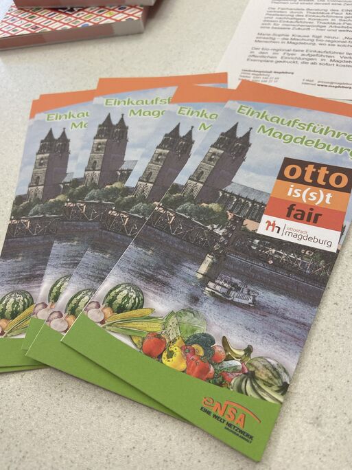Bild vergrößern: Flyer Einkaufsführer bio-regional-fair