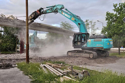 Abriss der Fußgängerbrücke am Petriförder