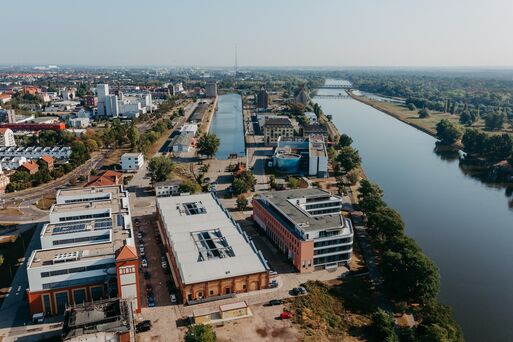 Bild vergrößern: Luftaufnahmen vom Wissenschaftshafen