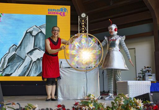 Bild vergrößern: Explore Science Bühnenshow